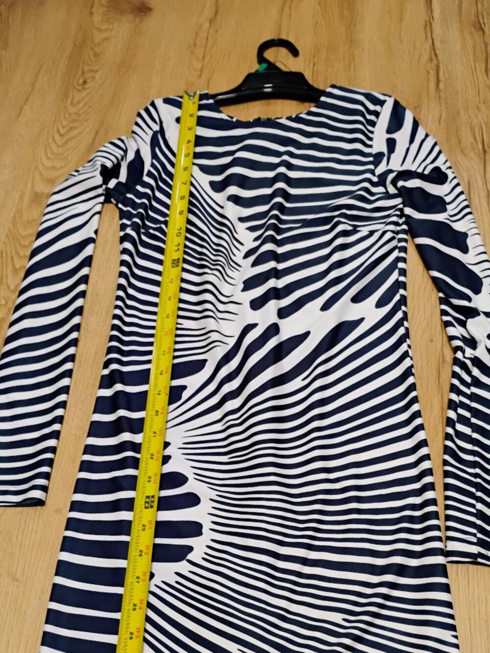 🖤 Bold Abstract Striped Long Sleeve Bodycon Dress – Sexy & Sleek